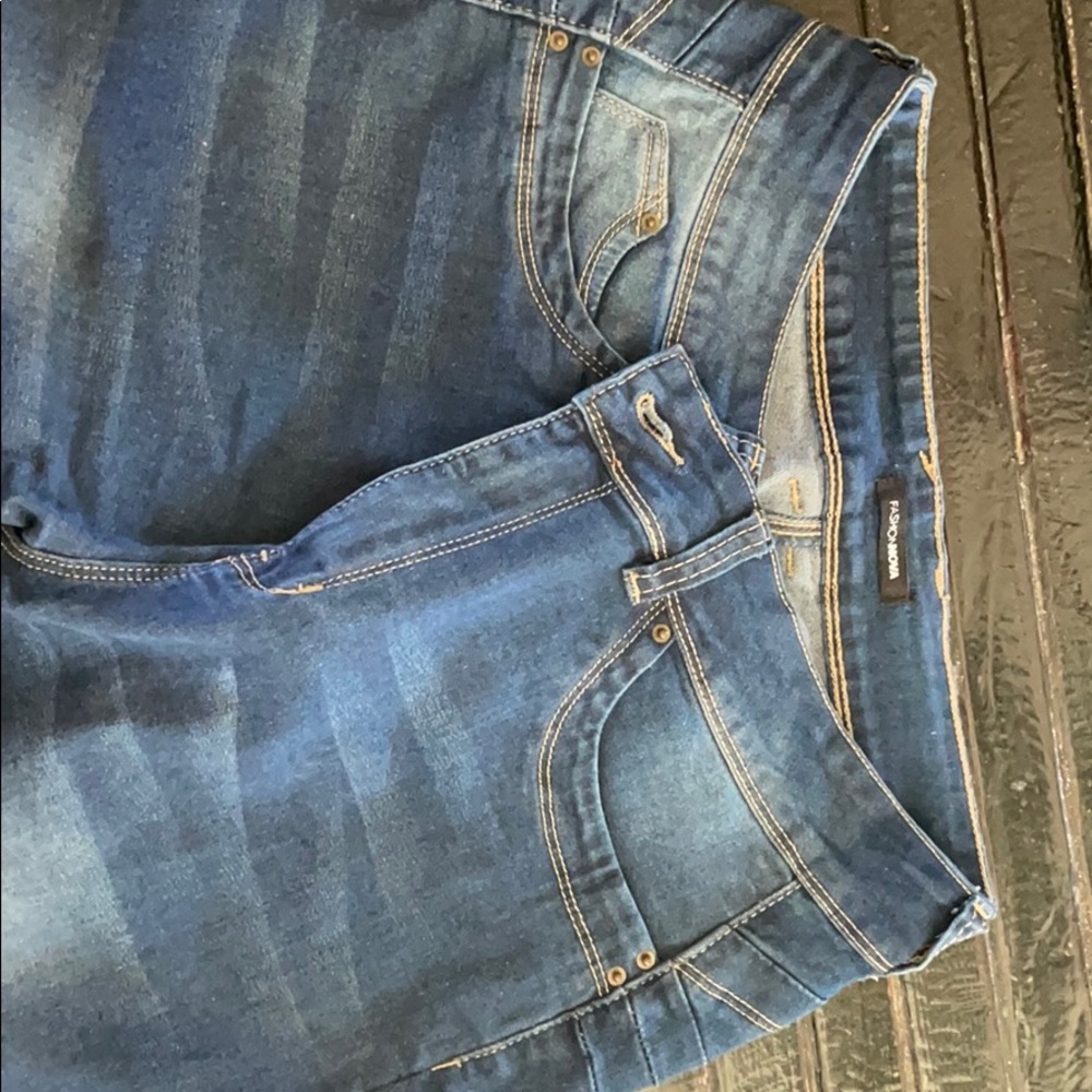Fashion Nova distressed skinny jeans